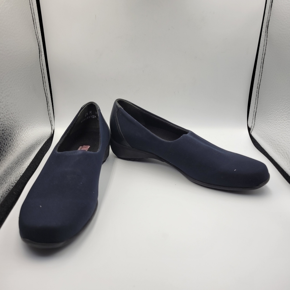 Munro 'Traveler' Slip-On Shoe in Navy Sz 6.5M